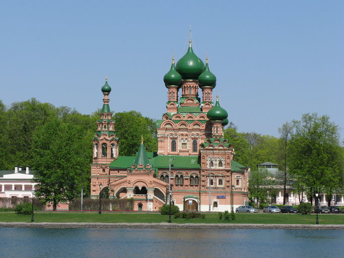 Храм Троицы Живоначальной в Останкине)